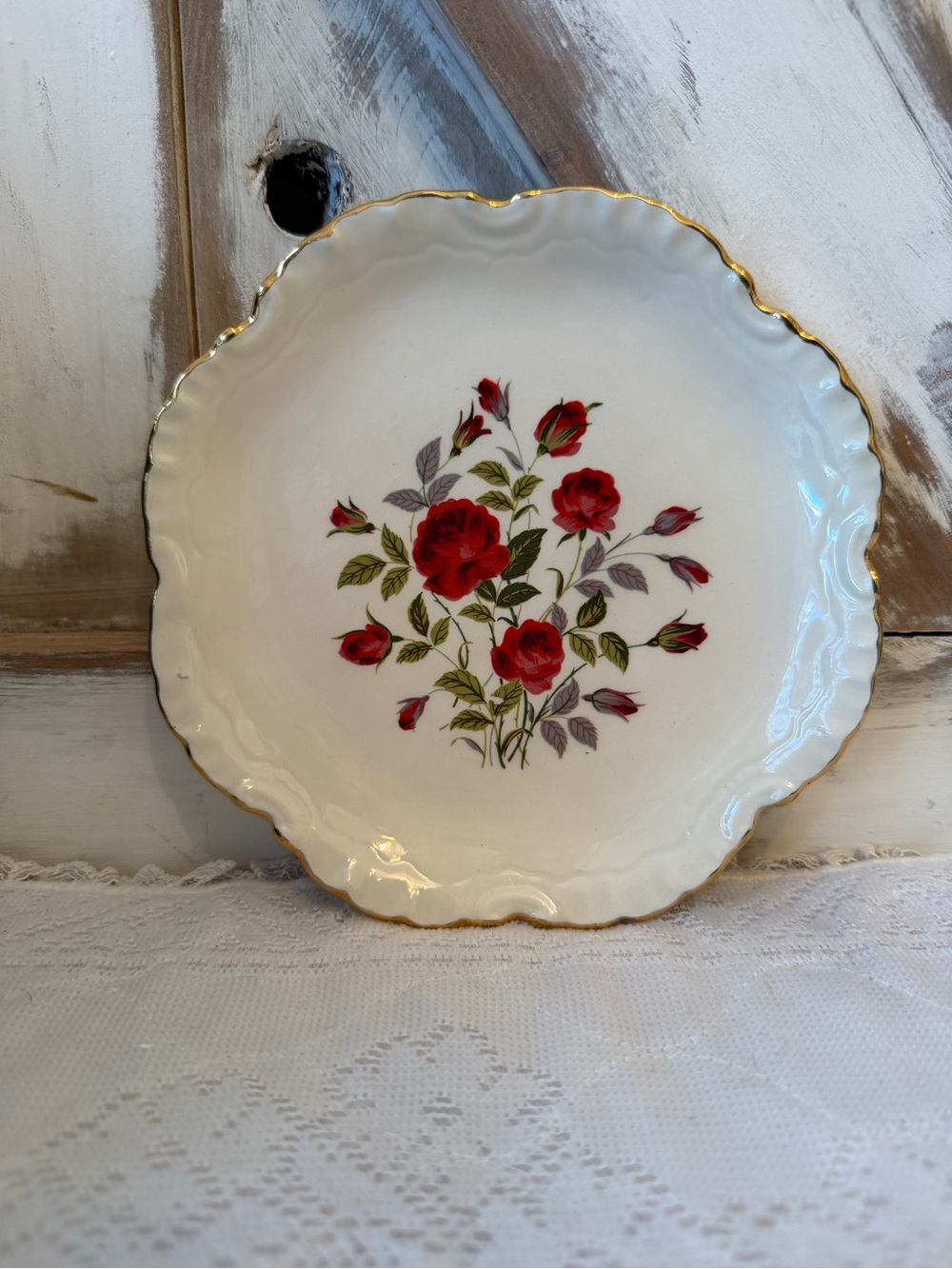 White floral rose plate